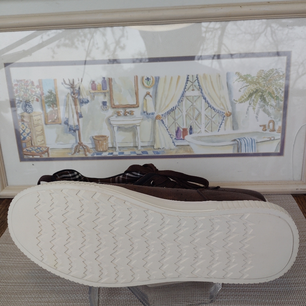 Muk Luks Dark Brown Faux Leather Casual Shoes. Size 11. Excellent Condition. - Picture 5 of 9